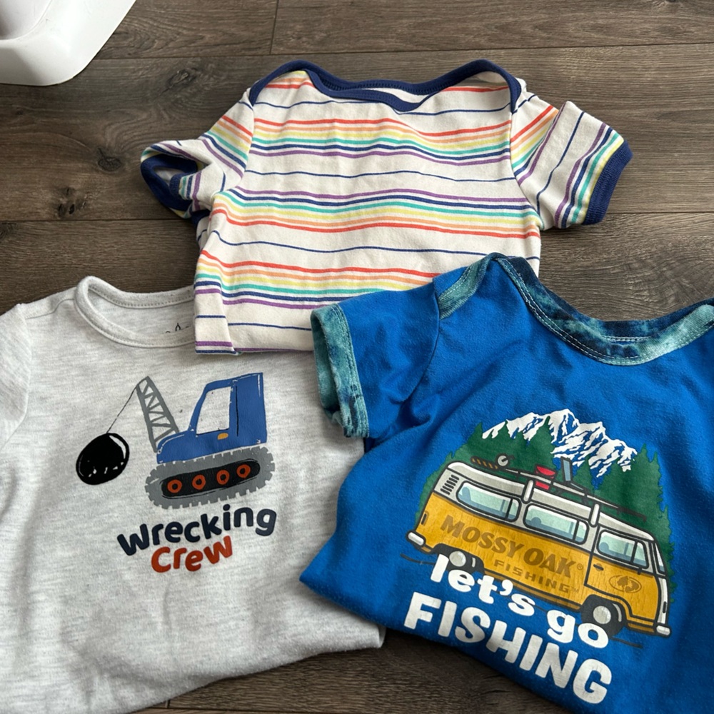 Bundle of 18m short sleeve onesies